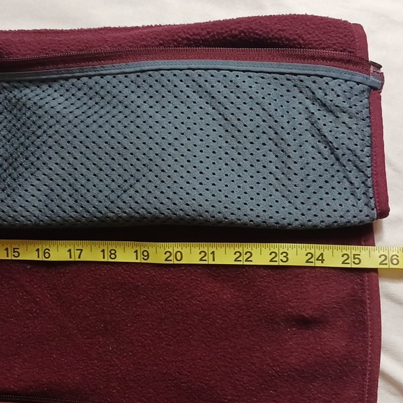 Vintage Patagonia Synchilla Maroon Fleece Vest Outdoor Hiking Adventure Size L - Picture 5 of 10